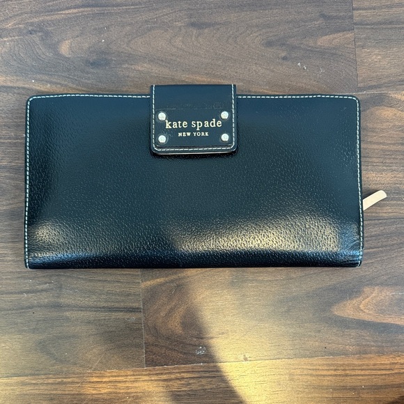 large Kate Spade Black Wallet - Picture 1 of 7